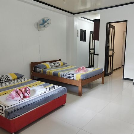 Riverside At Aninuan Accommodation And Food Пуерто Галера Екстериор снимка